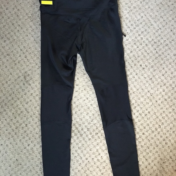 Nike women’s black tights - Picture 2 of 4